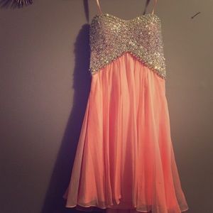 La femme short light pink homecoming dress