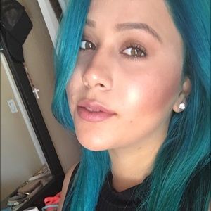 Meet your Posher, Karina