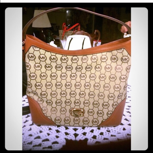 bundle  100% Authentic reserved Jysabuda