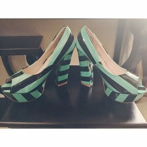 Striped Pumps w/ White Speckles