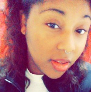 Meet your Posher, Avery