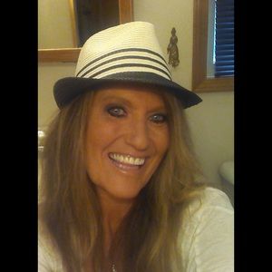 Meet your Posher, Sheila