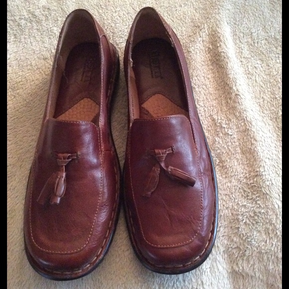 Born All Leather Slip on's. Sz 9