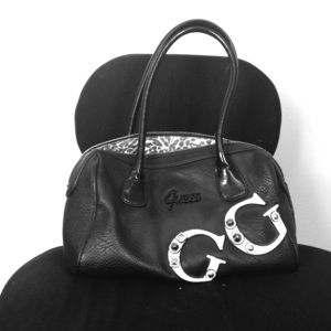 Guess authentic shoulder bag