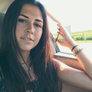 Meet your Posher, Andrea