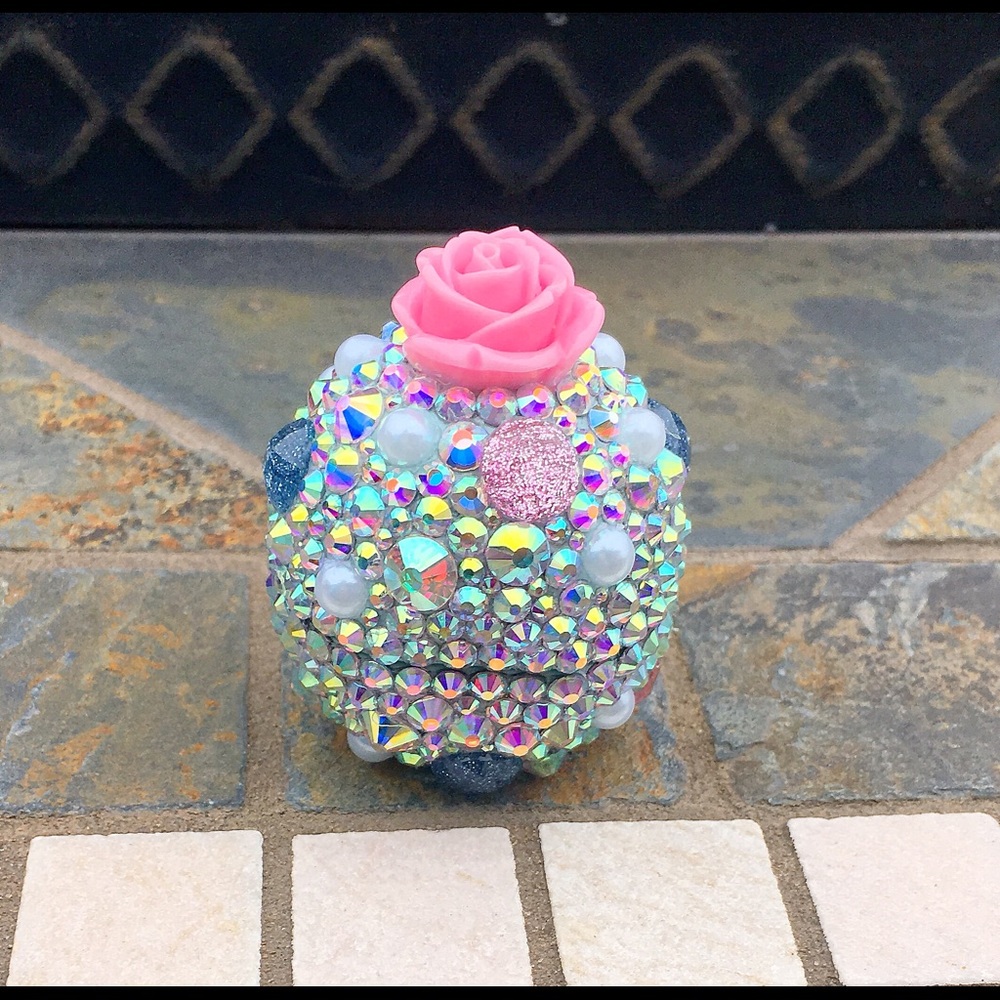 1 eos lip balm blinged. Any flavor. - Picture 4 of 4