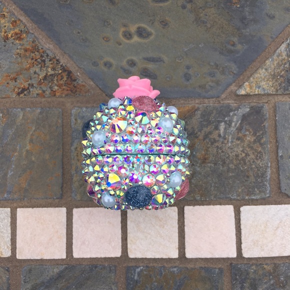 1 eos lip balm blinged. Any flavor. - Picture 2 of 4