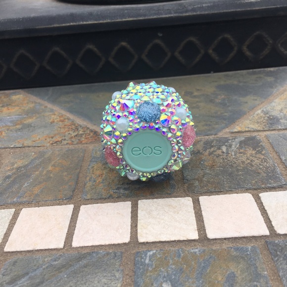 1 eos lip balm blinged. Any flavor. - Picture 3 of 4