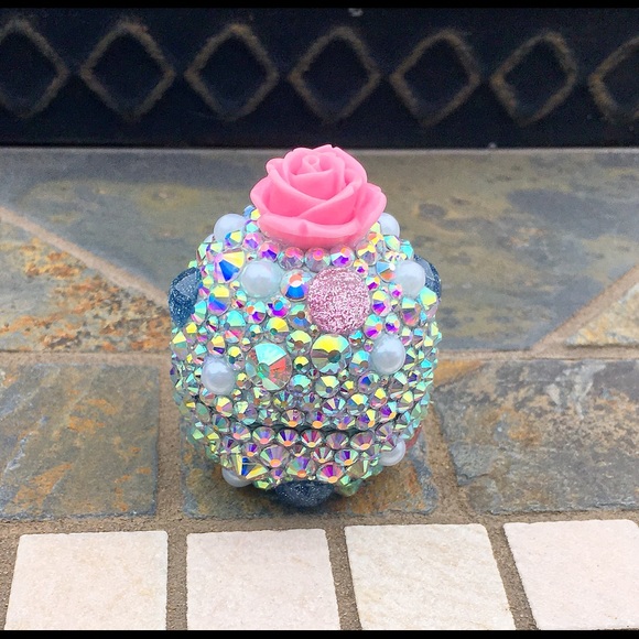 1 eos lip balm blinged. Any flavor. - Picture 4 of 4