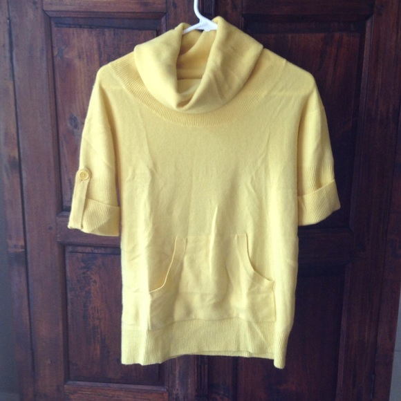 BCBG 100% Cashmere Yellow Sweater
