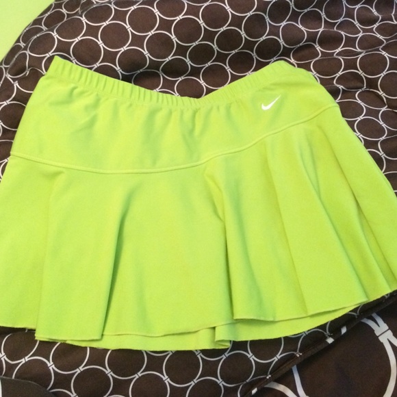 Nike lime green skirt - Picture 1 of 1