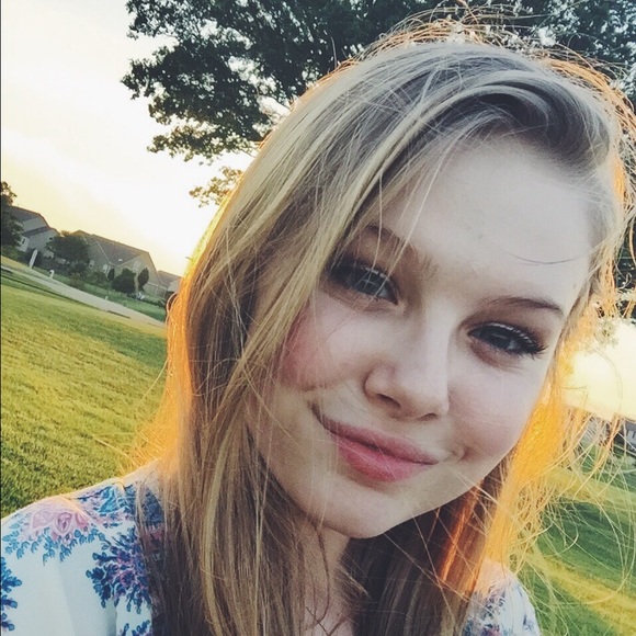 Meet your Posher, Lily - Picture 1 of 1