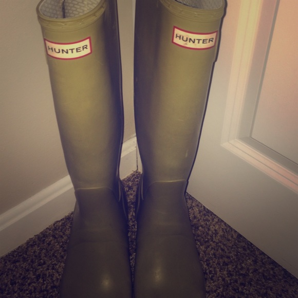 Tall Green Hunter boots 😍