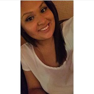 Meet your Posher, Estefania