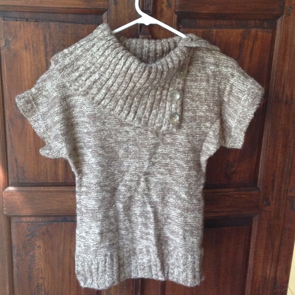 Short sleeve large turtle neck sweater, oatmeal