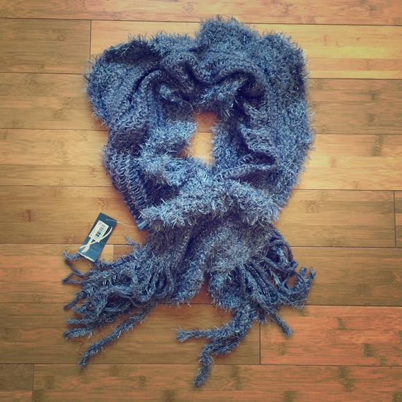 LAST CHANCE - Super soft fringe scarf