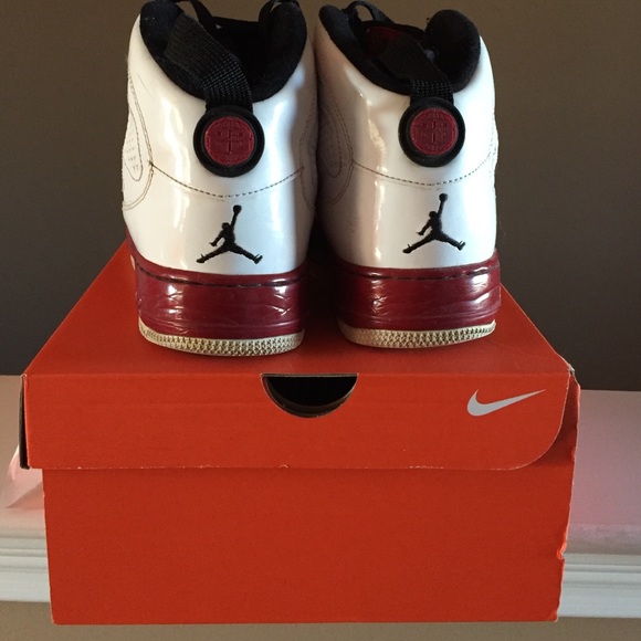 Size  9.5 Jordan fusion 9s - Picture 2 of 4