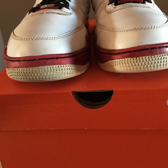 Size  9.5 Jordan fusion 9s - Picture 4 of 4