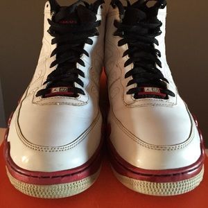 Size  9.5 Jordan fusion 9s