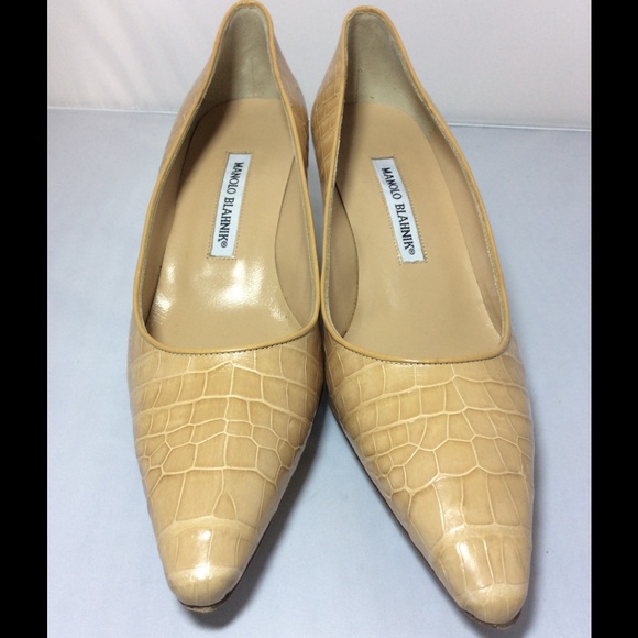 Manolo Blahnik Mandello Heel - Picture 2 of 4