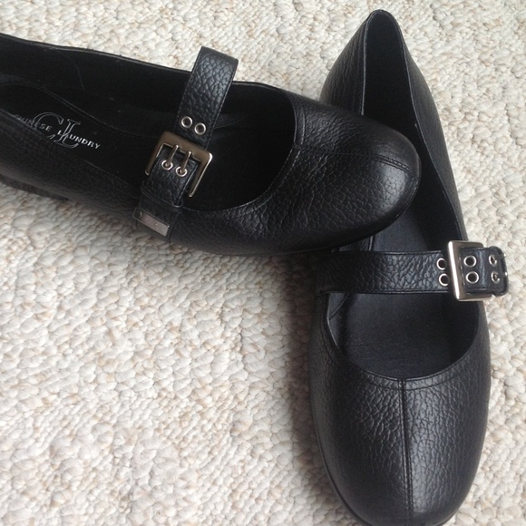 Black Strappy Flats!