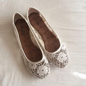 Lucky Brand Crochet Flats