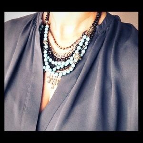Glamorous Modern Vintage Look Necklace - Picture 4 of 4