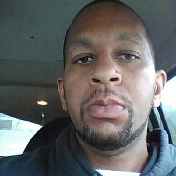 Meet your Posher, Kendrick - Picture 2 of 4