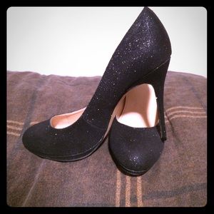 7.5 Steve Madden high heels
