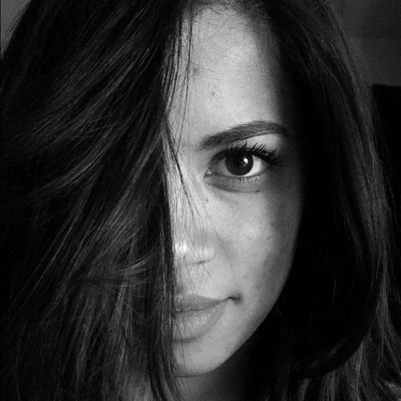 Meet your Posher, Ayzha