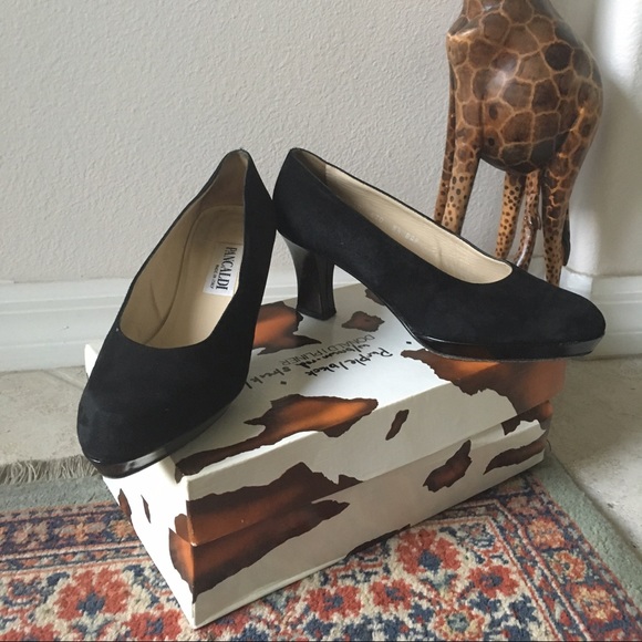 Vintage pancaldi black suede heels
