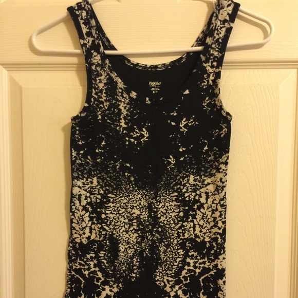 Mosimo Black & White Tank Top