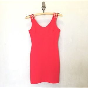 Red bodycon dress 😍