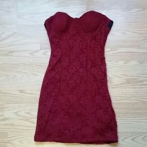 Lace Maroon Sweetheart