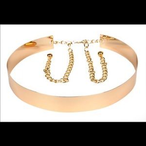 Gold belt with adjustable chain!