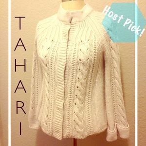 HP🎉 Tahari Macys sweater