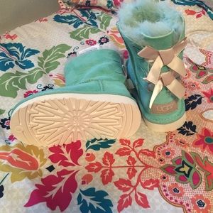 💥SOLD💥NWOB Toddler Bailey Bow Uggs