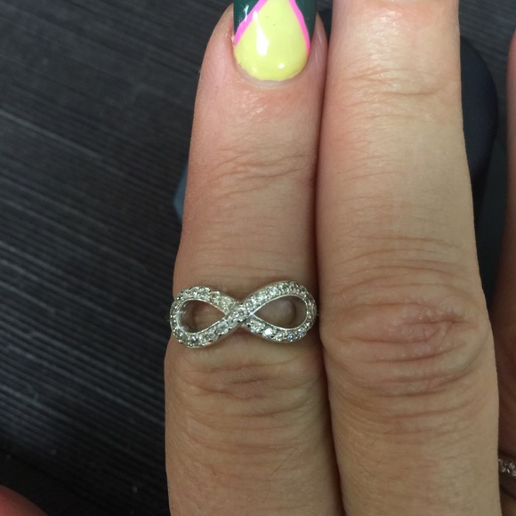 StroiliOro silver rhodium CZ set infinity ring 7