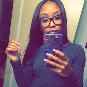 Meet your Posher, Kayla