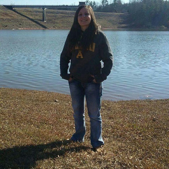 Meet your Posher, Kristy - Picture 1 of 1