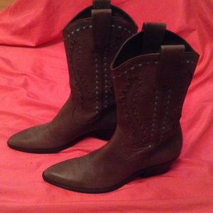 Gianni Bini leather cowboy boots