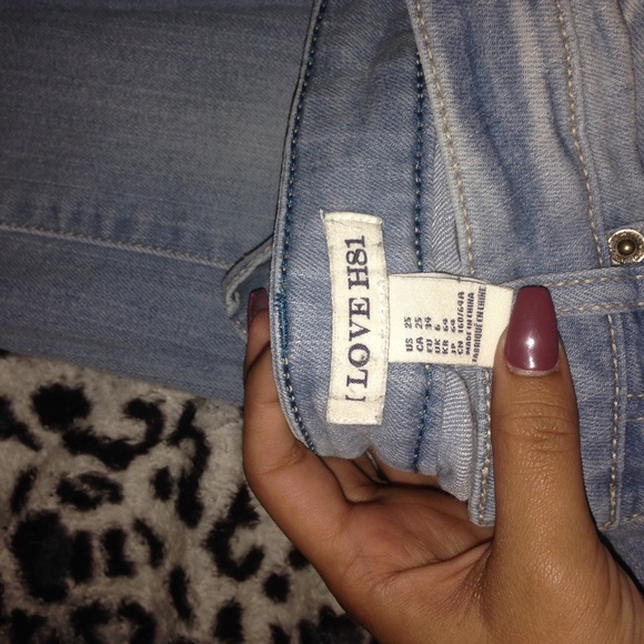 F21 light wash jeans 👖 - Picture 2 of 2