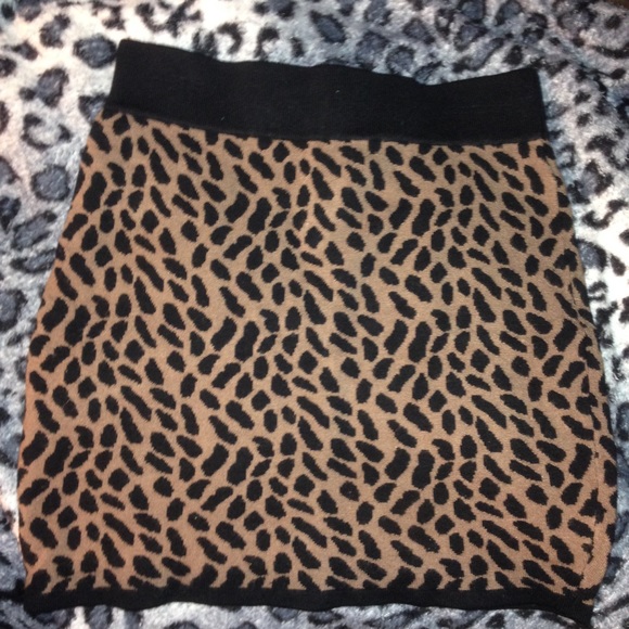 Leopard Pencil Skirt🐆 - Picture 1 of 1