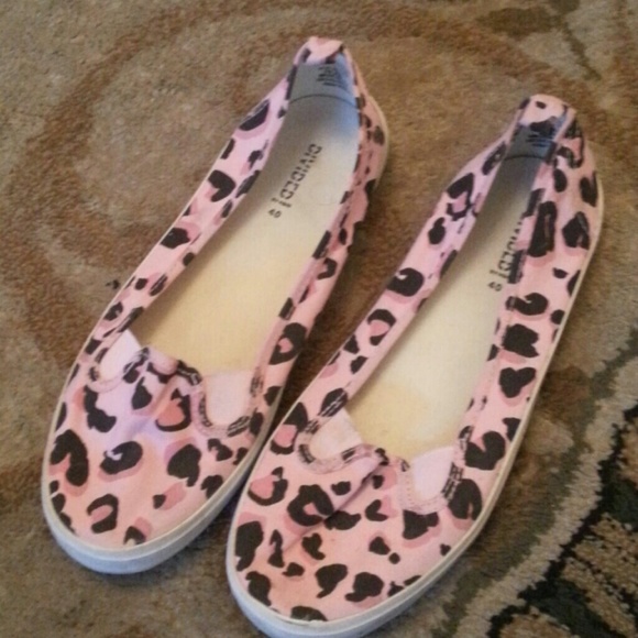 Pink Leapord Slipons