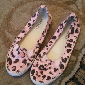 Pink Leapord Slipons