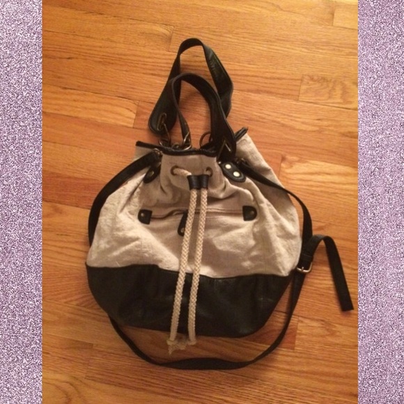 Urban Outfitters Bucket Bag - Picture 2 of 3