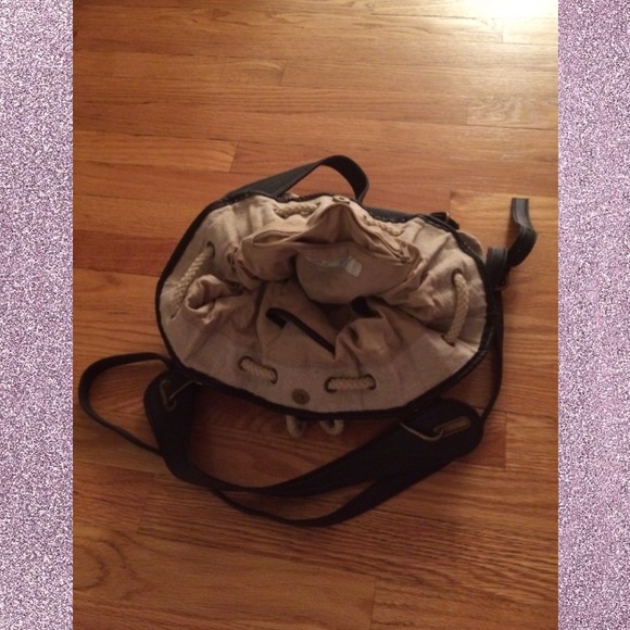 Urban Outfitters Bucket Bag - Picture 3 of 3