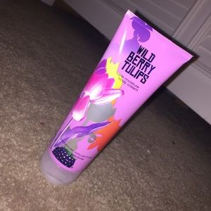 Wild berry bath and body works lotion