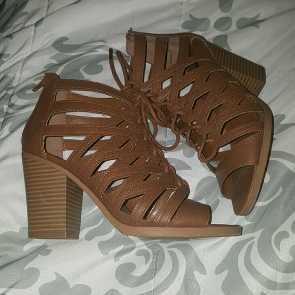 Brown Lace Up Block Heel