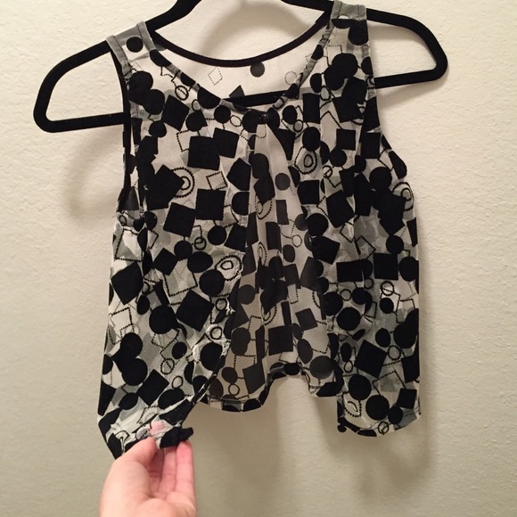 Backless triangle top - Picture 2 of 2
